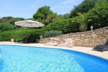 Villa pour 8 personnes, avec balcon et jardin dans Gigaro