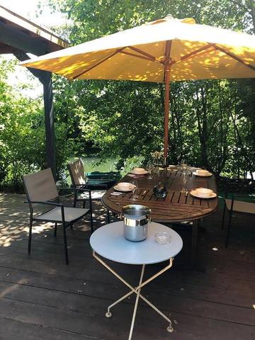 Gîte pour 2 personnes, avec terrasse et vue ainsi que jardin et piscine, animaux acceptés à Yerres