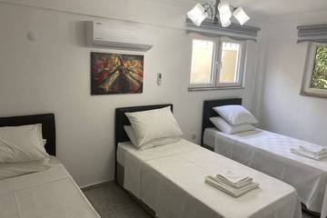 Villa for 10 People in Ölüdeniz, Muğla Province, Photo 3
