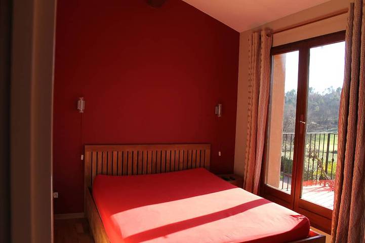 Location de vacances pour 6 personnes, avec piscine ainsi que balcon et jardin à Tourrettes - 2