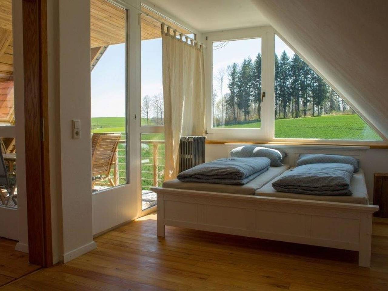 Ganze Ferienwohnung, Holz und Naturhof Geng - Ferienwohnung Nr. 3 „Die Eiche“, 120 qm, 4 Zimmer, 2 Balkone, max. 6 Personen in Herdwangen-Schönach, Region Bodensee-Oberschwaben