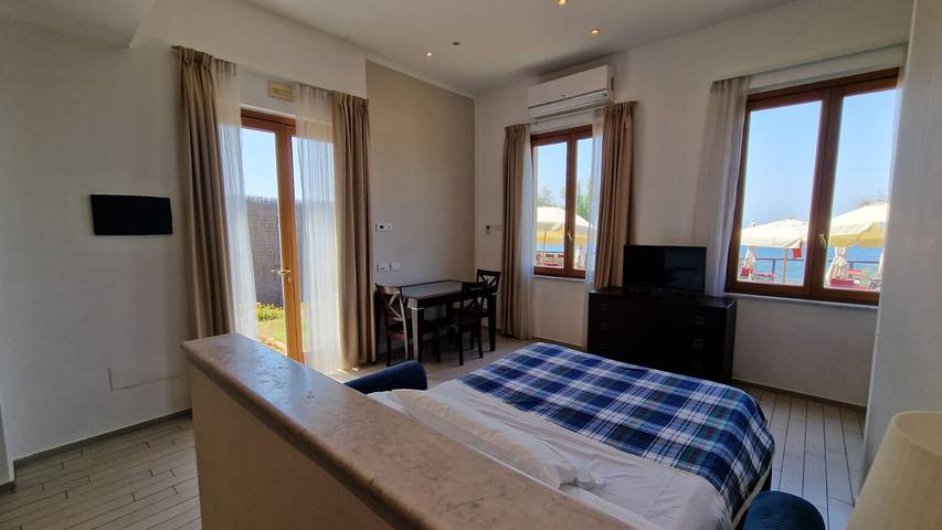 Ferienwohnung für 2 Personen, mit Garten und Ausblick in Livorno