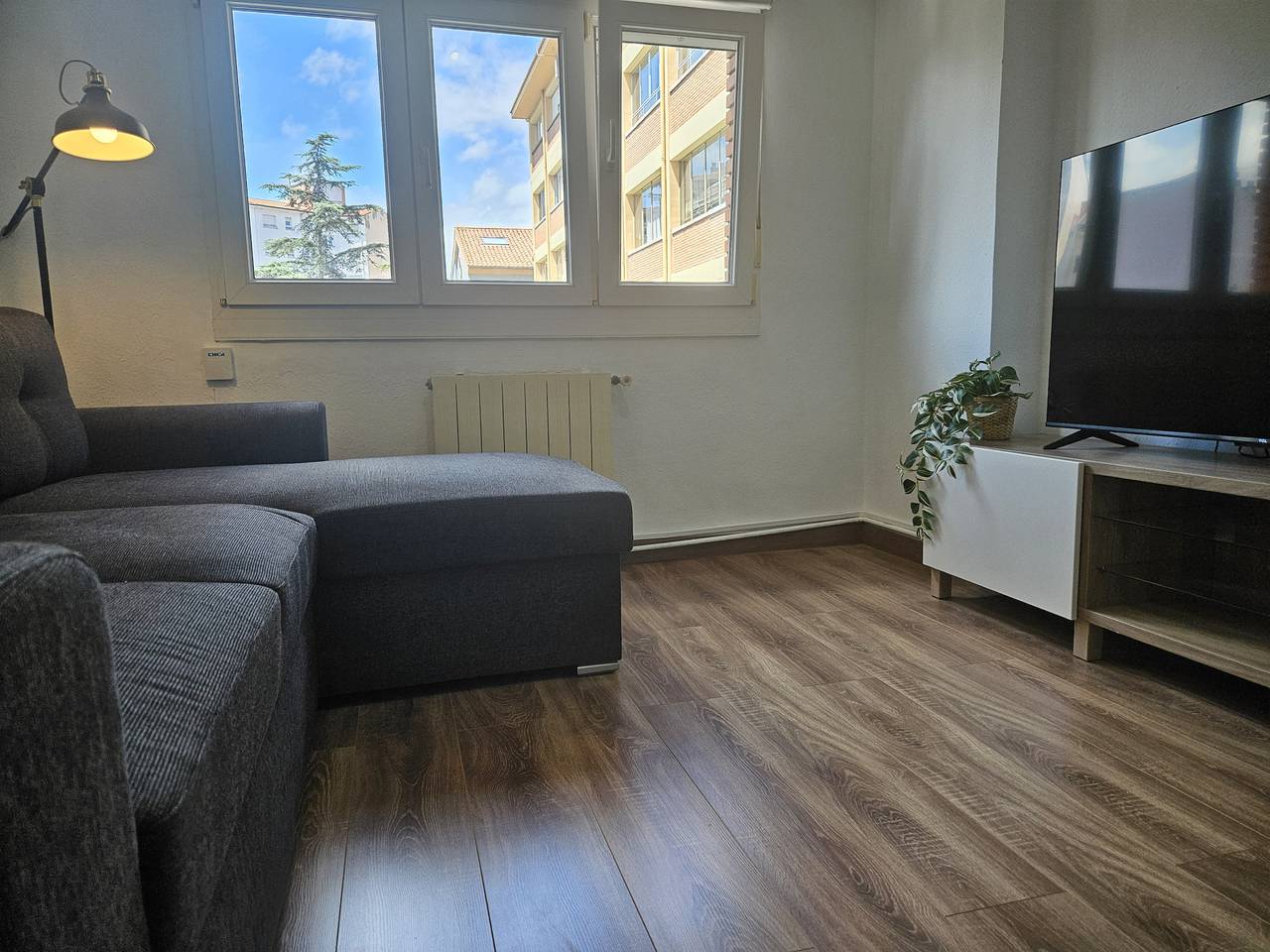 Apartamento entero, 643A moderno apartamento 3 dormitorios in Oviedo, Cordillera Cantábrica