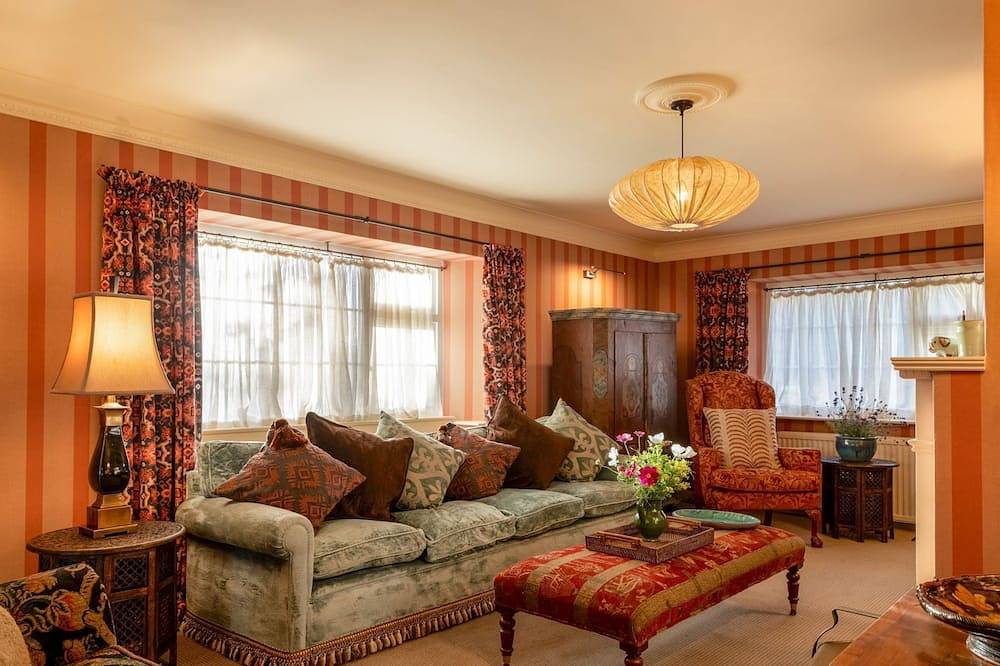 Osier Manor - Seven Bedroom Villa, Sleeps 14 in Cornwall