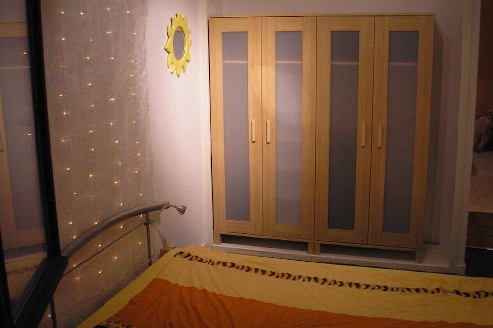 Great location on the lake near the Atlantic, 4 bedrooms, with huge sun garden in Biscarrosse, Côte d’Argent