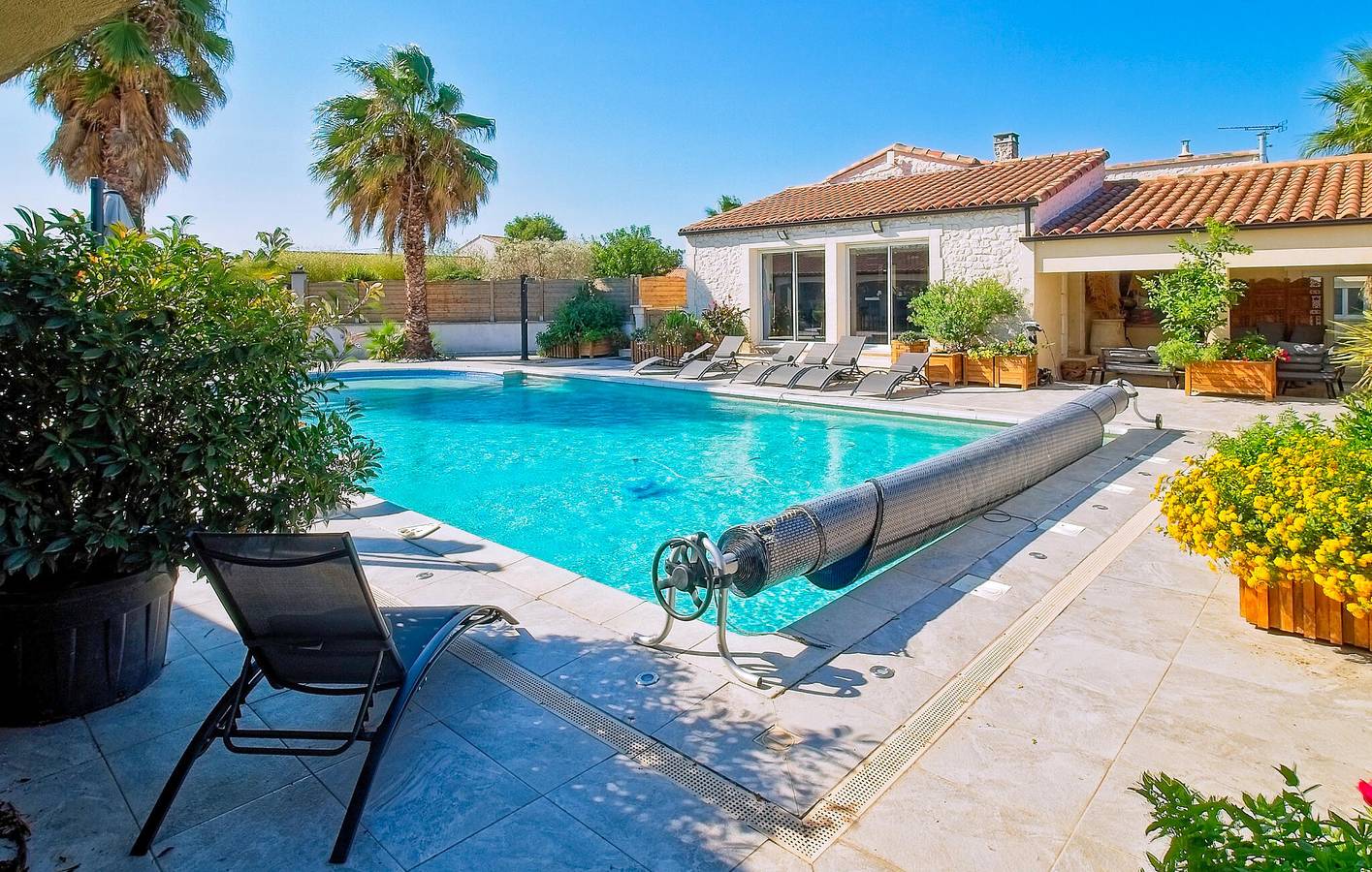 Apt avec piscine chauffée, parking et internet - Saint-Martin 1km in Saint-Martin-de-Crau, Région d'Arles