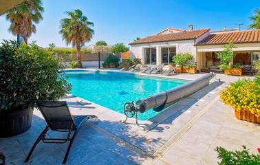 Maison De Vacances pour 16 Personnes dans Saint-Martin-de-Crau, Région d'Arles, Photo 1