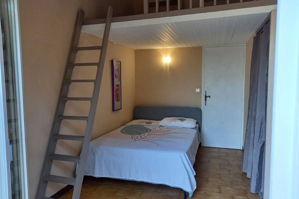 Provencal villa with swimming pool, fully air-conditioned in Solliès-Ville, Region de Toulon