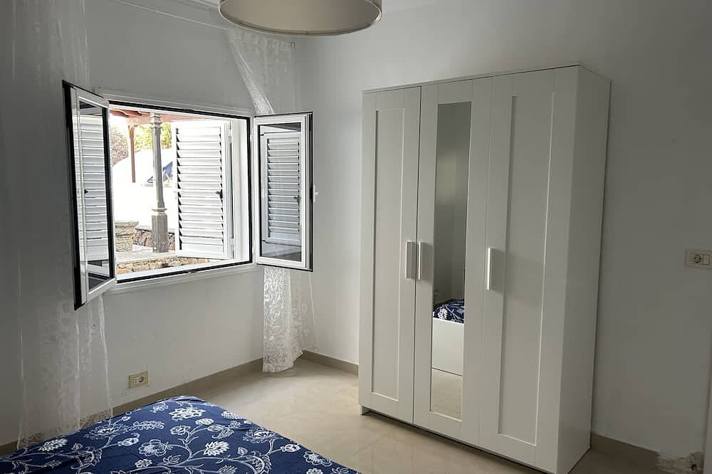 Villa Sol with three bedrooms in the naturist village of Charco del Palo, Lanzarote in Charco del Palo, Haría
