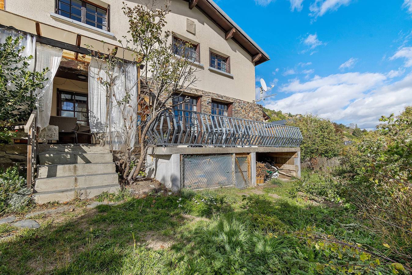 Peaceful stay in the heart of a mountain village, with views of the pyrenees. in Égat, Parc naturel régional des Pyrénées catalanes