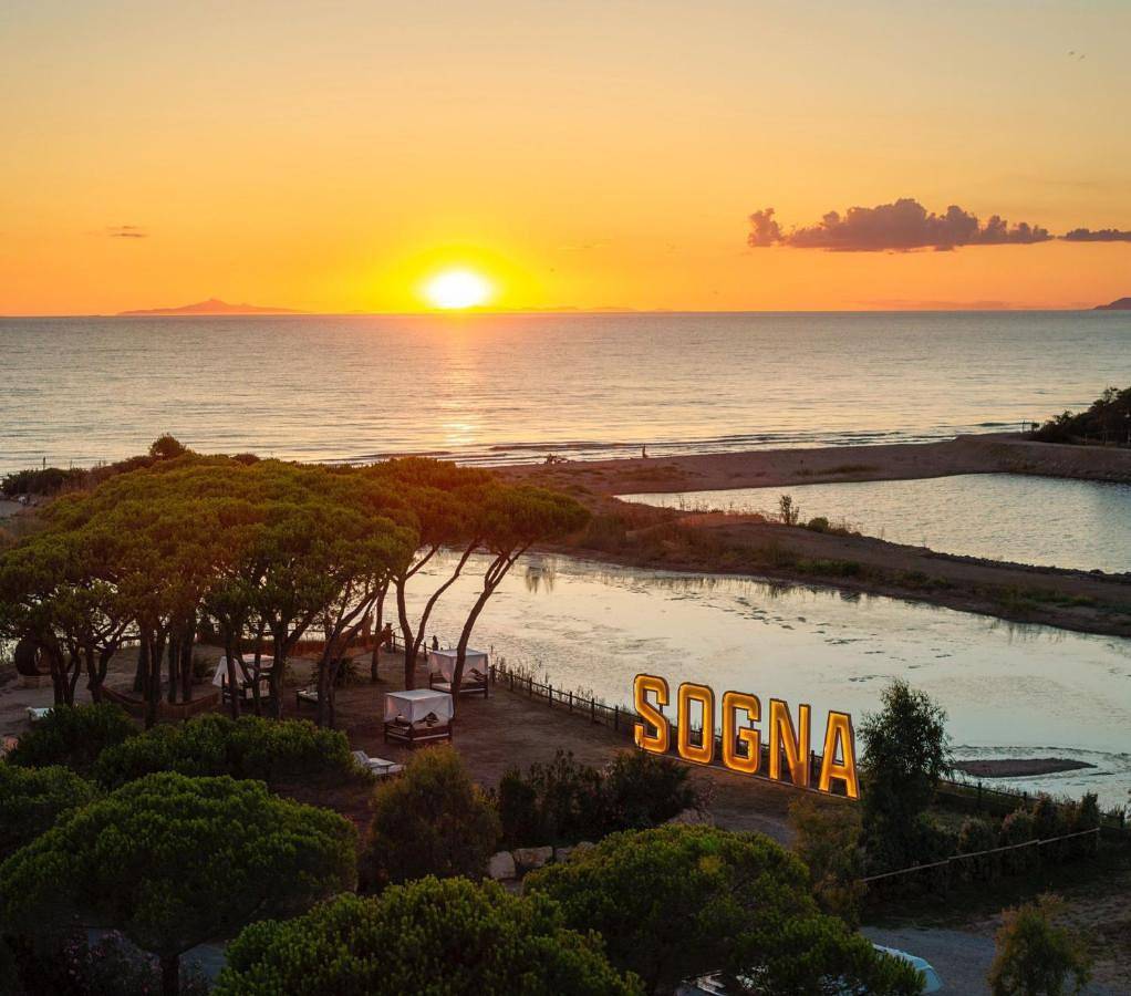 Nomad Argentario - Area Sosta Camper - No Tende - No Caravan - Empty Pitch Only Campervan Rv - Solo Piazzola Per Il Proprio Camper - Tariffa fino a 4 persone - Tutti I Servizi Inclusi in Orbetello, Provincie Grosseto