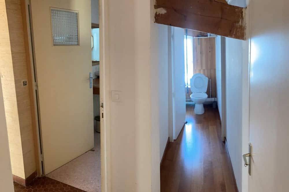 Appartement meublé 65m² en chalet   - linge & ménage hebdo - jardin - parking in Meylan, Isère