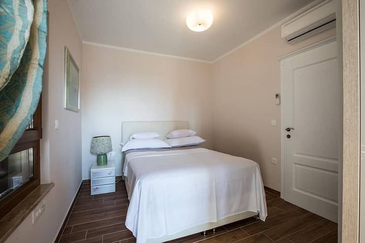 Villa pour 8 personnes, avec balcon et jardin à Promajna - 2