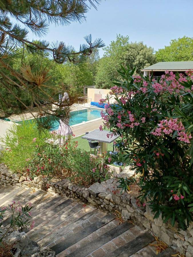 Location de vacances pour 8 personnes, avec jacuzzi ainsi que piscine et jardin à Saint-Paul-Trois-Châteaux - 3