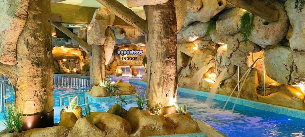 Hôtel pour 2 personnes, avec vue et piscine ainsi que jardin et bassin pour enfant