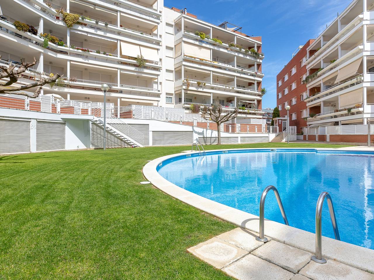 Apartamento entero, Apartamento en Lloret de Mar para 4 personas con piscina, jardín y cerca de la playa in Central Lloret de Mar, Lloret de Mar