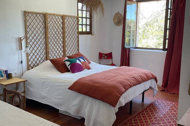 Location de vacances pour 12 personnes, avec terrasse et jardin à Saint-Vincent-Rive-d'Olt - 3