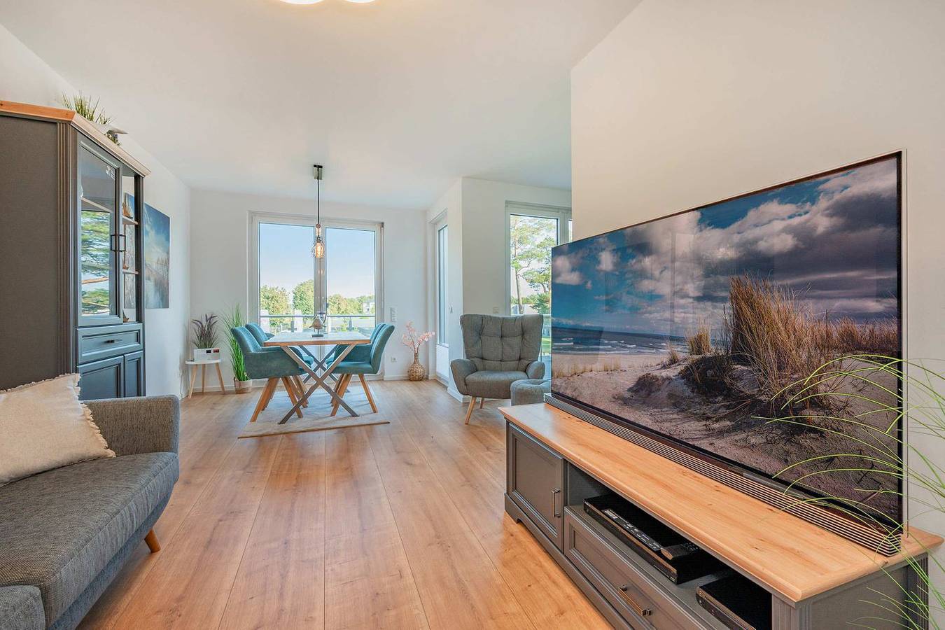 Ganze Wohnung, Moderne Ferienwohnung mit Balkon & Sauna – ruhig gelegen im Grünen in Zirchow, Usedom
