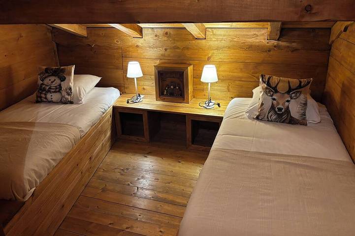 Chalet \"Grenier\" face au Mont-Blanc, jusqu'à 5 personnes in Passy, Pays du Mont-Blanc