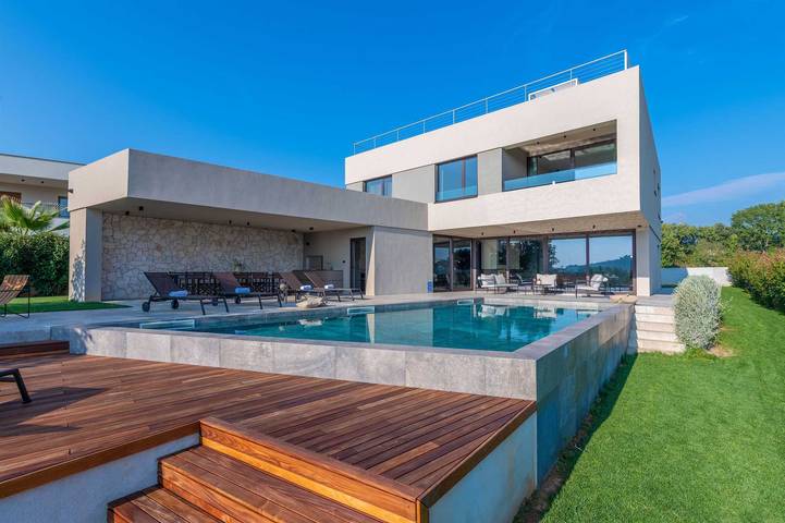 Villa per 10 persone, con giardino e piscina, con animali domestici a Olmi