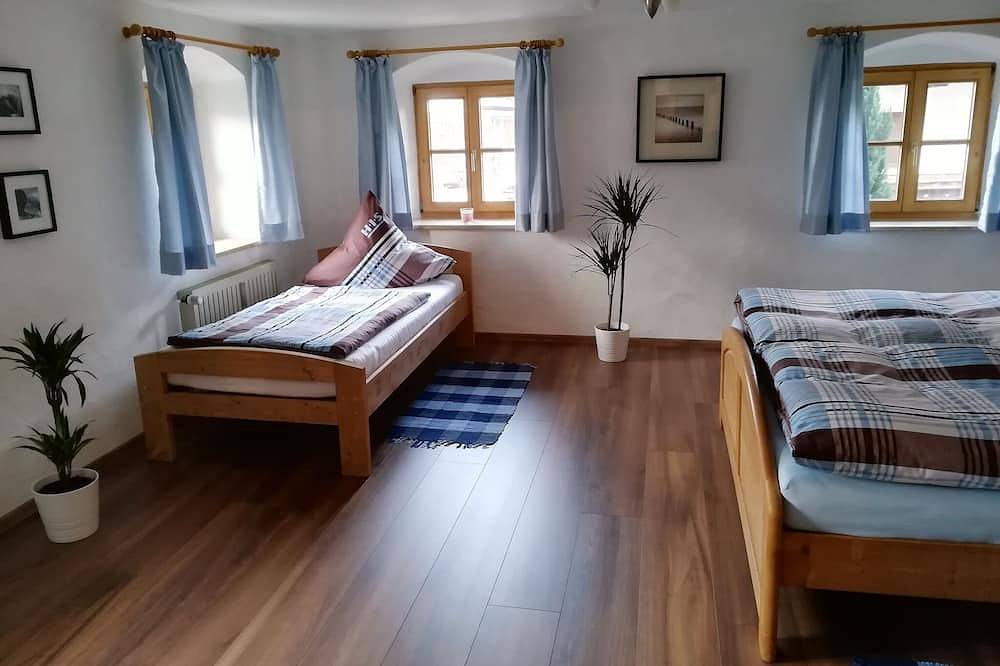 Ganze Wohnung, Gemütliche Ferienwohnung in Flintsbach mit Blick zum Petersberg, 85 qm, bis 4 Personen in Flintsbach am Inn, Bayerische Alpen