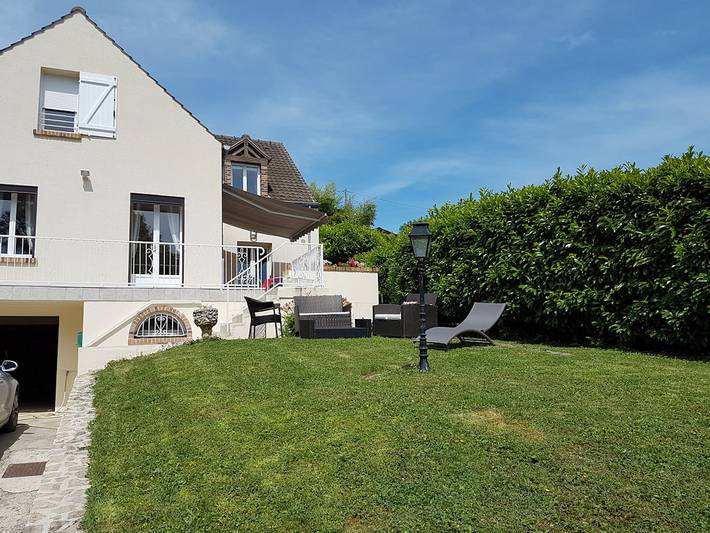 Gîte pour 8 personnes, avec jardin et balcon dans Reuil