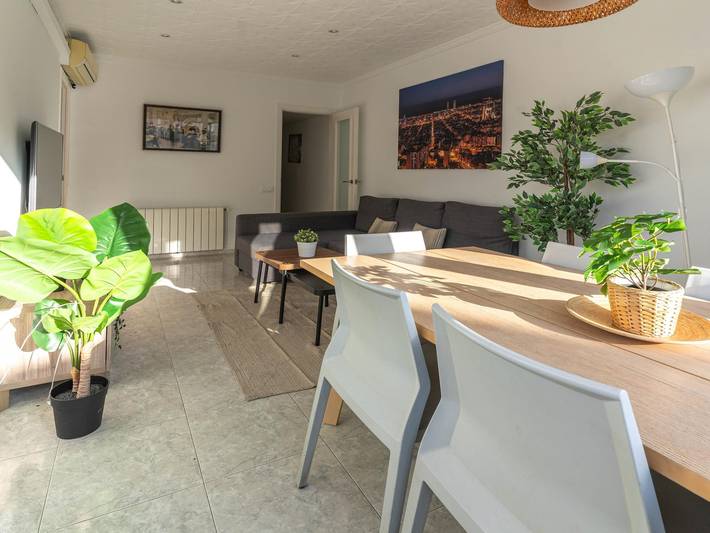 Ganze Ferienwohnung, Ferienwohnung für 7 Personen mit Balkon in Barcelona, Barcelonès