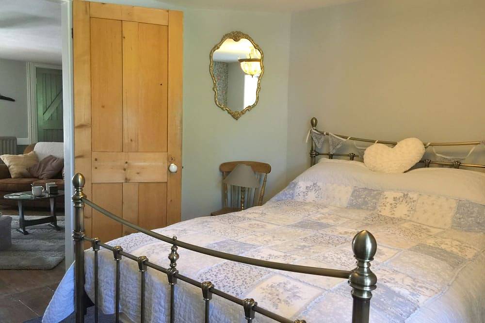 One night stays available at cozy, Listed boutique cottage with log burners in Hastings, East Sussex