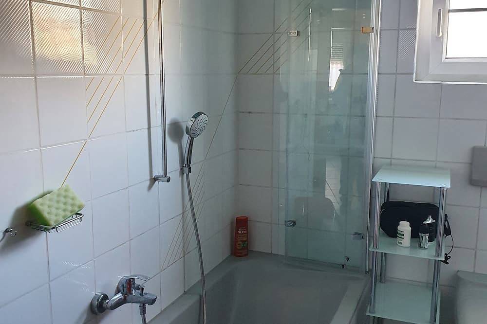 Ganze Wohnung, Romantische Ferien  in 2,5 Zi Ap., wundervoller Garten mit Blick auf die Berge in Altach, Bezirk Feldkirch
