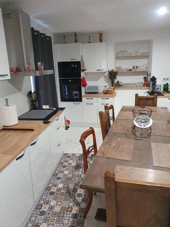 Location de vacances pour 4 personnes, avec vue et terrasse, adapté aux familles à Labégude - 3