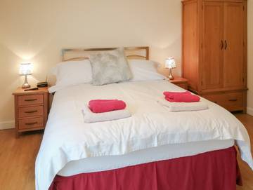 Vacation Rental for 4 Guests in Brean, Somerset, Picture 4