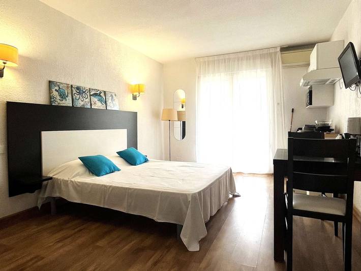 Apartamento de vacaciones para 3 personas, con terraza y piscina - 1