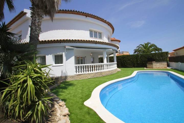 Villa pour 12 personnes, avec jardin et piscine à Miami Platja - 3