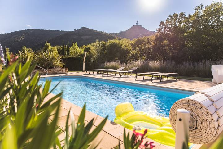 Gîte pour 8 personnes, avec piscine à Vallon-Pont-d'Arc - 2