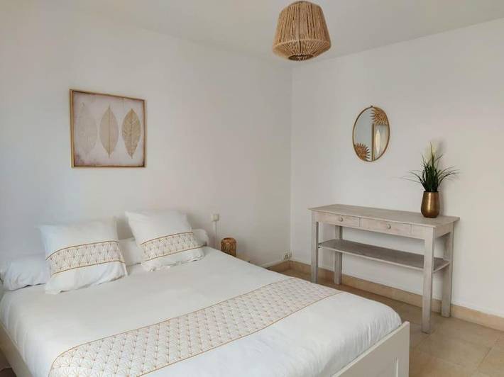 Gîte pour 4 personnes, avec balcon dans Arenes De Nimes - 2