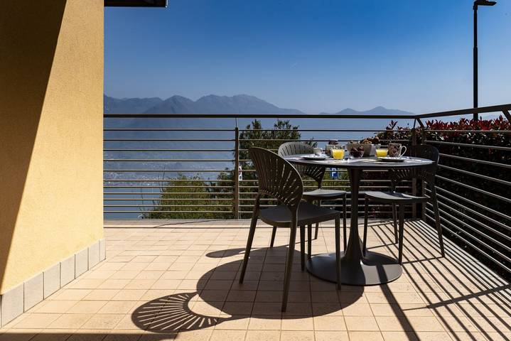 Apartamento entero, Apartamento de vacaciones para 2 personas con vistas al lago in Municipio de Parzanica, Lago Iseo