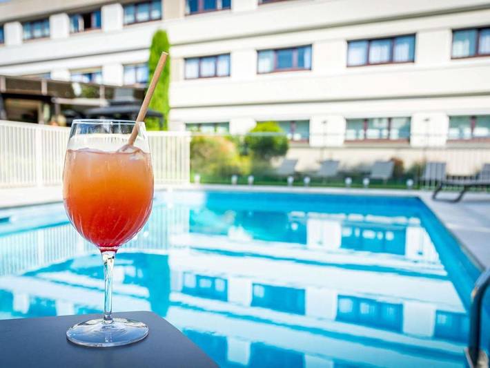 Hôtel pour 4 personnes, avec piscine et jardin, animaux acceptés