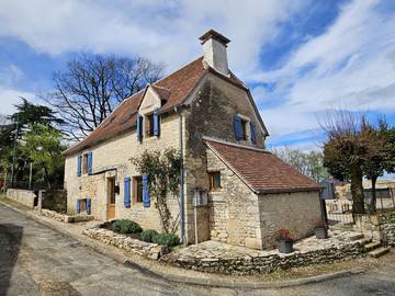 Gîte pour 6 personnes, avec terrasse ainsi que jardin et jacuzzi à Mayrac