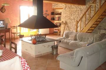 Gîte pour 10 personnes, avec balcon à Camurac
