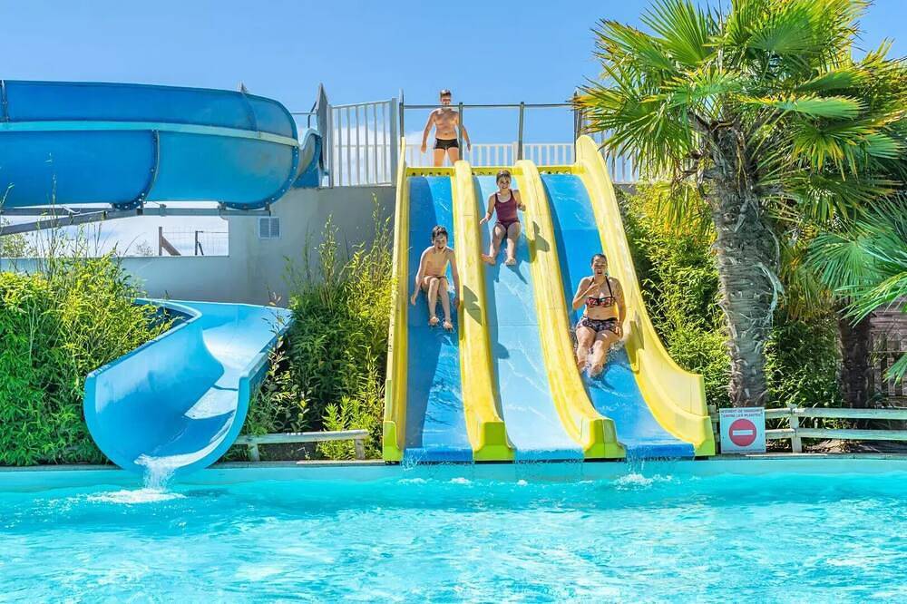 Cabane Tithome 3 Pièces 5 Personnes Sans Sanitaire in Lannion, Ceinture Dorée