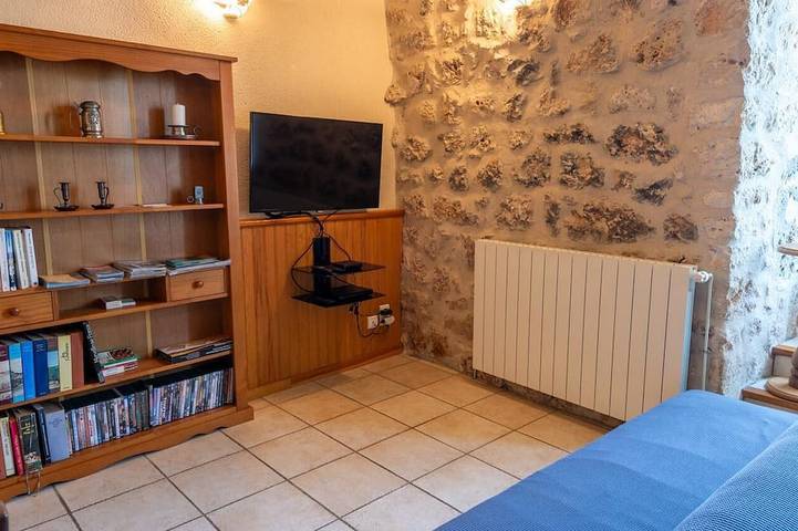 Location de vacances pour 5 personnes, avec jardin à Saint-Georges-de-Lévéjac - 3