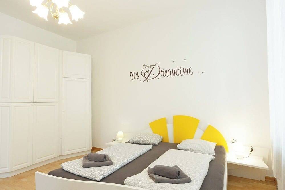 Entire apartment, Apartment No. 02 in Vienna near Schönbrunn/Westbahnhof | Keyless Check-In in Vienna, Donau Niederösterreich