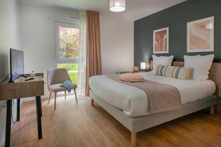 Location de vacances pour 4 personnes, avec jacuzzi et jardin ainsi que piscine et sauna à Léhon - 2