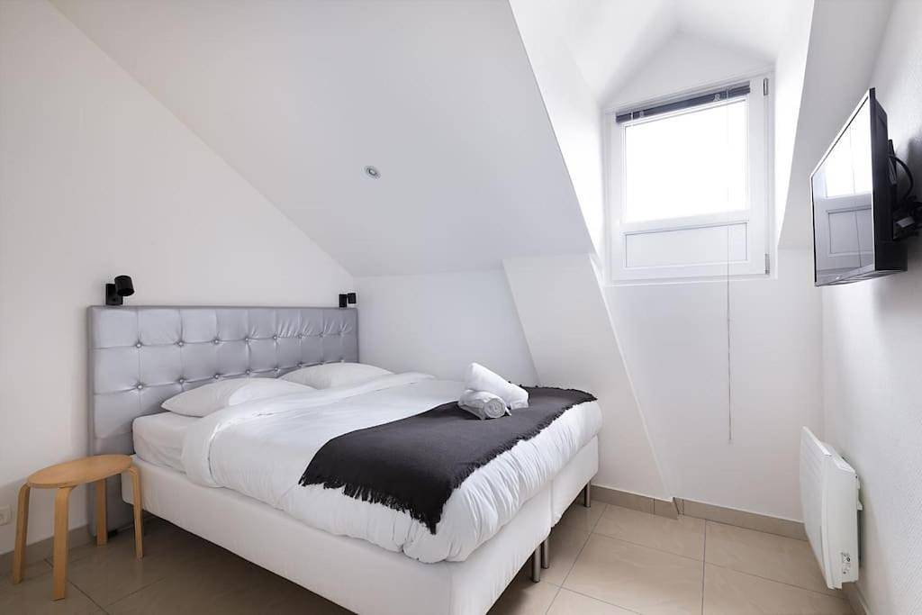Five-Bedroom House in Champs-sur-Marne, Seine-et-Marne