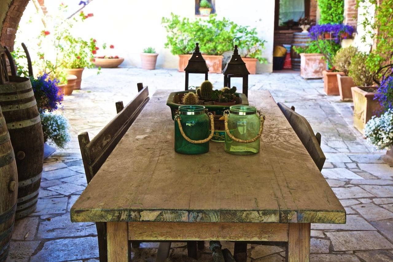 Villa in San Giovanni d'Asso, Montalcino