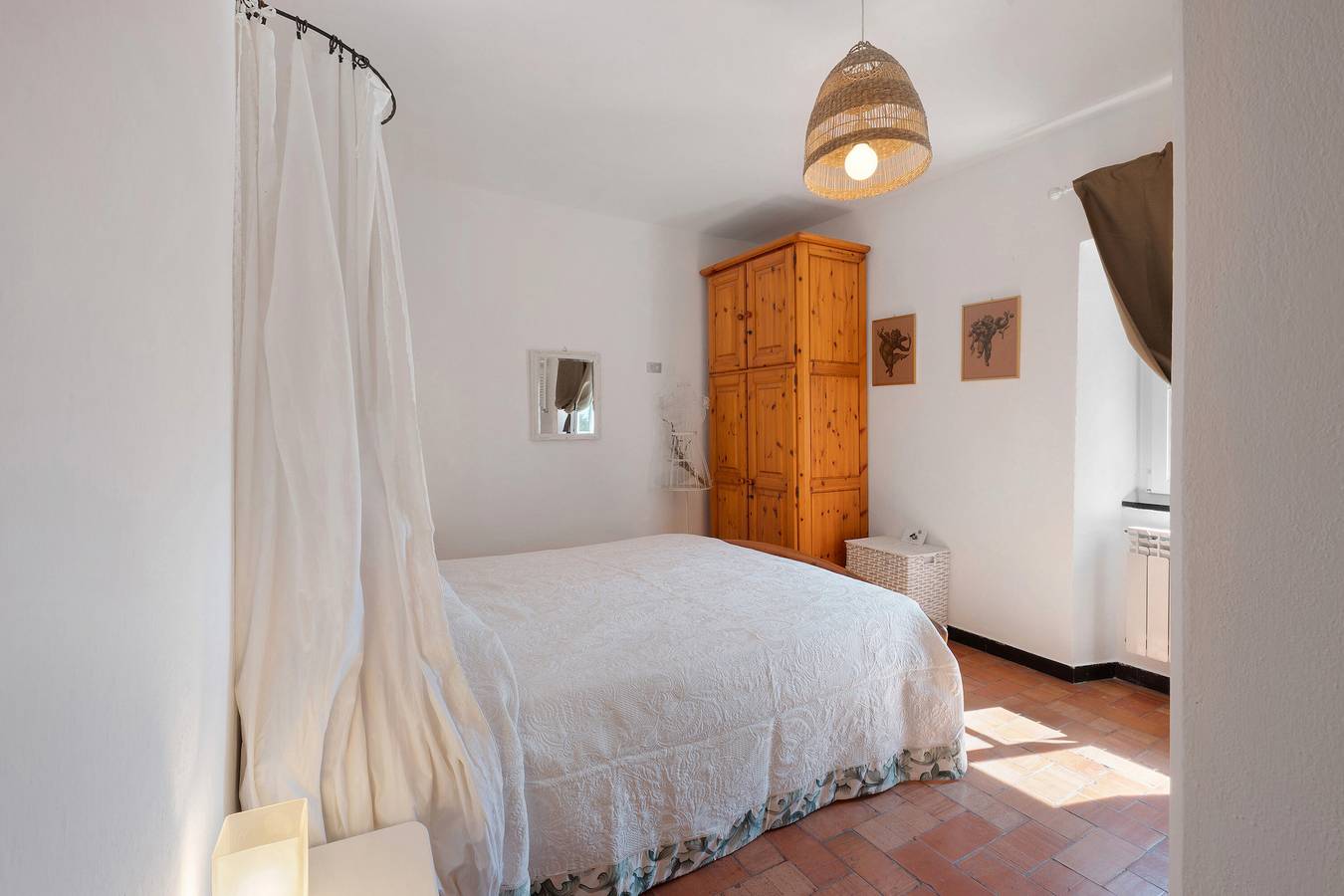 Camera 'Matrimoniale 2' con Vista Montagna e Giardino Condiviso in Castiglione Chiavarese, Riviera di Levante