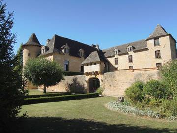 Location de vacances pour 4 personnes, avec jardin ainsi que piscine et terrasse à Saint-Médard-de-Presque