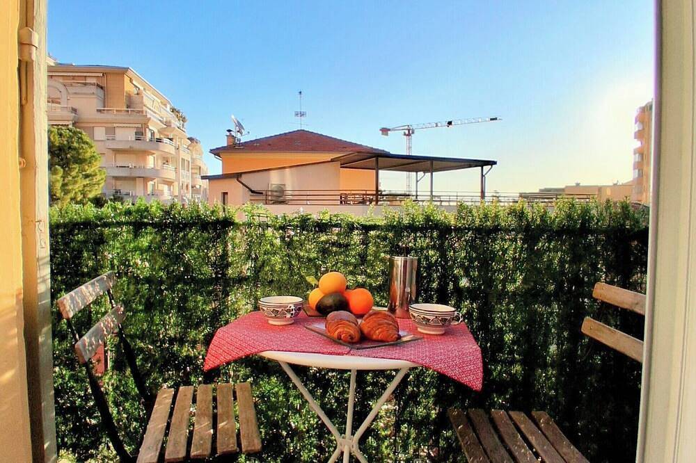 Ganze Wohnung, 5 mins walk to Monaco center 1 charming bedroom flat in Beausoleil in Beausoleil, Nizza und Umgebung