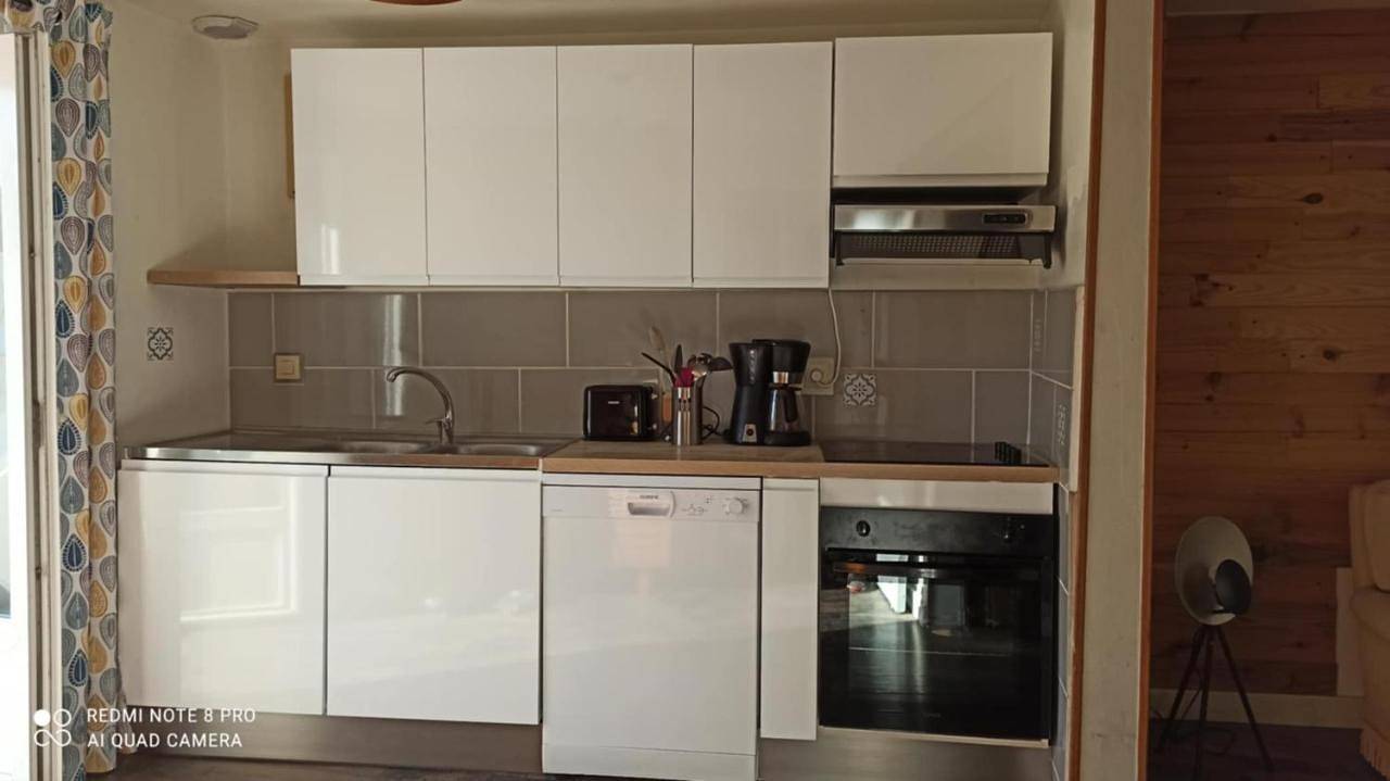 Appartement entier, Three-Bedroom Apartment in Tréguier, Côte de Granit Rose