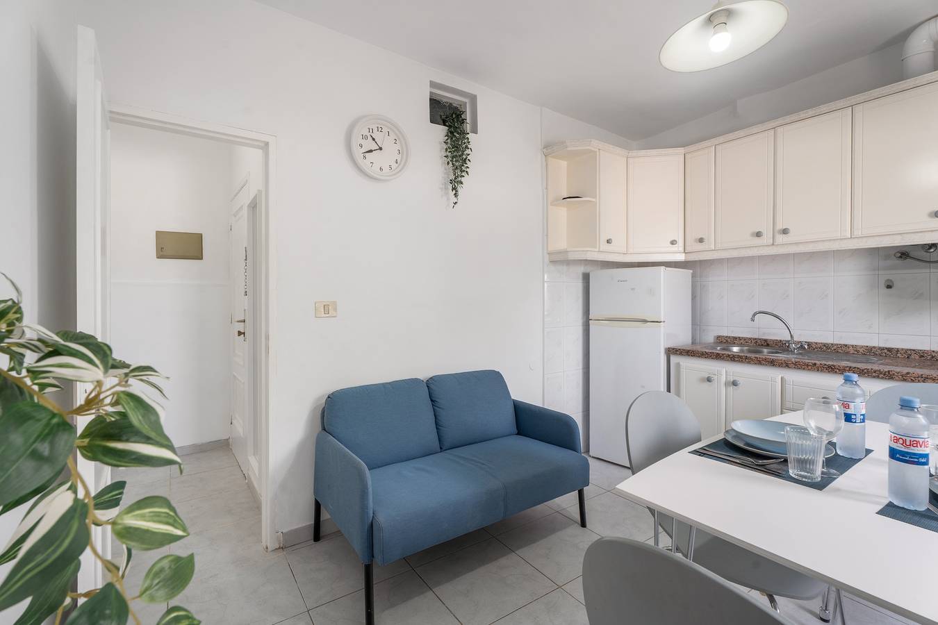 Appartement entier, Appartement 'Beach View Playa Los Cristiano' avec vue sur la mer et Wi-Fi in Los Cristianos, Arona